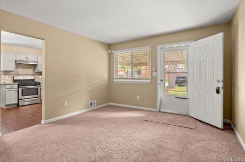 5312 Monroe St, Dearborn Heights MI  48125-2527 exterior