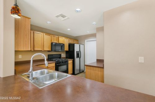 9966 Emberwood Dr, Tucson AZ 85748-5114 exterior