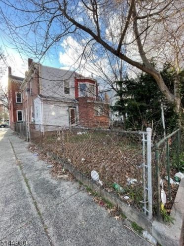 30 Division St, Trenton, NJ 08611-1014