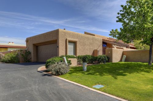 4440 Camelback Rd, Phoenix AZ  85018-2832 exterior