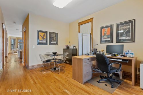 3822 Seeley Ave, Chicago IL 60645-5511 exterior