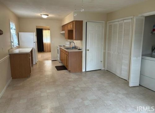 1005 Geyer Ave, Mishawaka IN 46544-4335 exterior