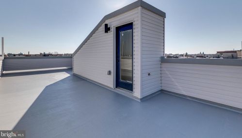 1009 Greenwich St, Philadelphia PA 19147-6409 exterior