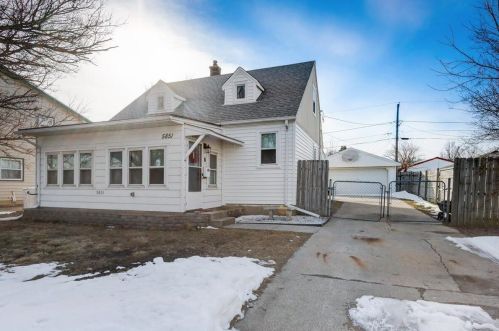 5851 13th St, Milwaukee, WI 53221-4406