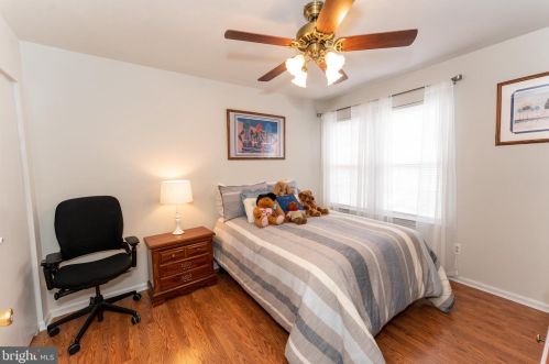 242 Stonebridge Blvd, New Castle DE 19720-6711 exterior