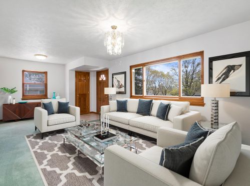 2128 Mangold Ave, Milwaukee, WI 53221-5071