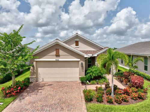 9516 Royal Poinciana Dr, Fort Pierce FL  34987-2506 exterior