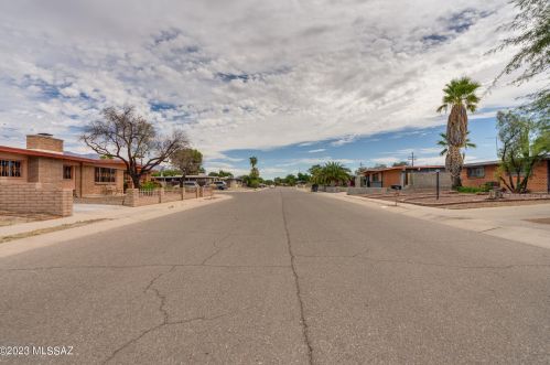 1116 Edgewater Dr, Tucson AZ 85704-2414 exterior