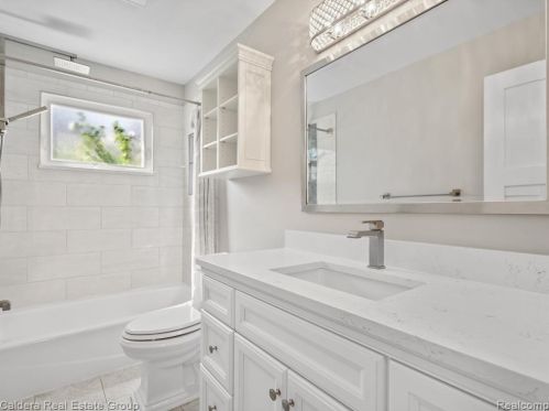 1413 Ogden Dr, Troy MI 48083-5339 exterior