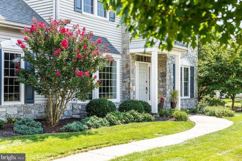 2938 Hearthside Ln, Lancaster, PA 17601-1457