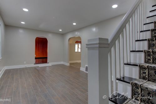 1443 Alamo Ave, Kalamazoo MI  49006-2215 exterior