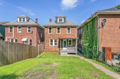 7356 Whipple St, Pittsburgh PA 15218-2054 exterior