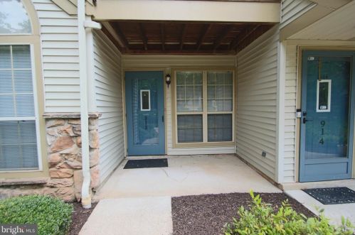 913 Foxmeadow Dr, Limerick, PA 19468-1552