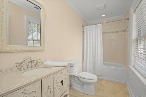 163 Branchville Rd, Ridgefield CT 06877-5116 exterior