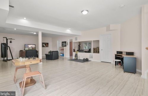 10907 Lamplighter Ln, Rockville MD 20854-2763 exterior