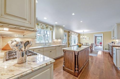 1491 Hollow Tree Dr, Pittsburgh, PA 15241-2962