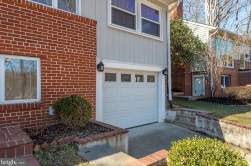 1004 Arlington Mill Dr, Arlington, VA 22205-1313