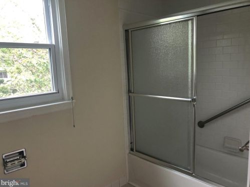 2084 Williamsburg Rd, Huntingdon Valley PA  19006-6757 exterior