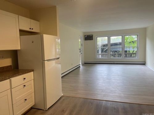 5 Gerald Dr, Poughkeepsie NY  12601-2904 exterior