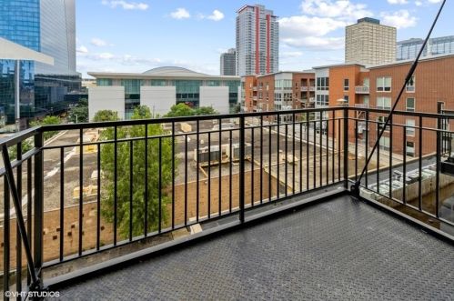 221 Cullerton St, Chicago IL  60616-1306 exterior