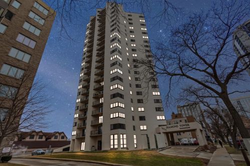 1633 Prospect Ave, Milwaukee WI  53202-2494 exterior