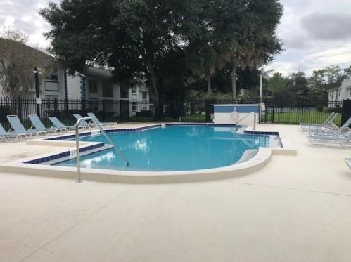 5020 Bordeaux Village Pl, Tampa FL  33617-3041 exterior