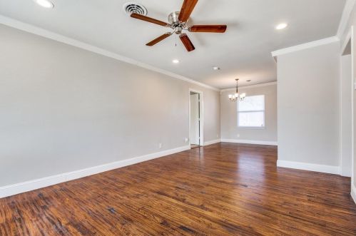 2211 Dewitt St, Irving TX 75062-4210 exterior