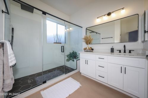 6561 Shadow Bluff Dr, Tucson AZ  85704-6950 exterior