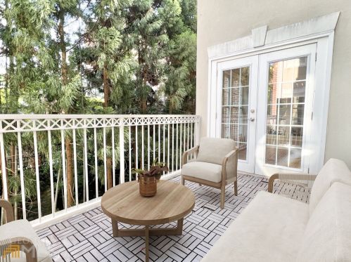 50 Biscayne Dr, Atlanta GA 30309-1078 exterior