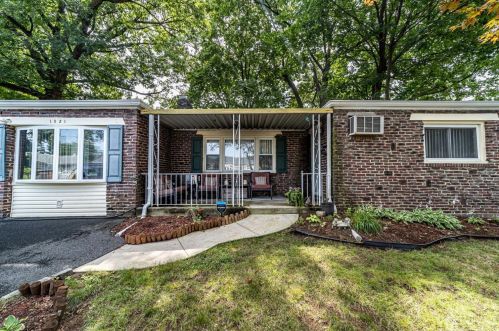 1321 6th St, Piscataway, NJ 08854-1842