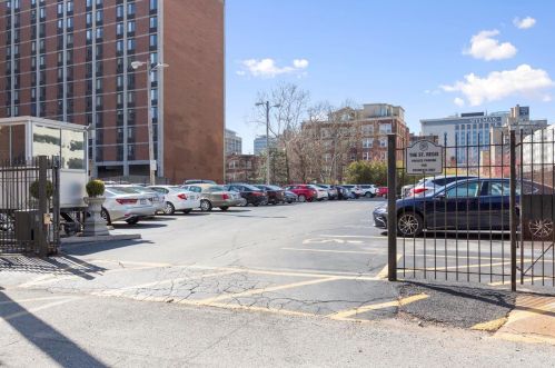 4950 Lindell Blvd, Saint Louis MO 63108-1535 exterior