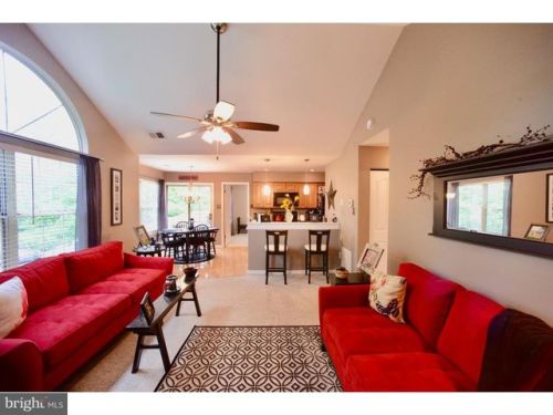 110 Foxmeadow Dr, Limerick PA  19468-1502 exterior