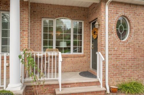 5 Cicely Ct, Sparta NJ  07871-8604 exterior