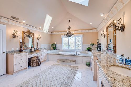 21 Southfield Rd, Edison NJ 08820-3141 exterior