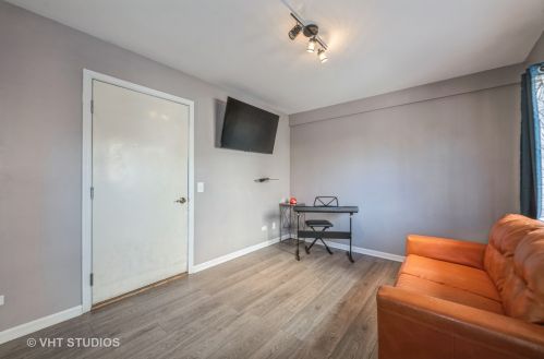 2923 Natoma Ave, Chicago, IL 60634-4885