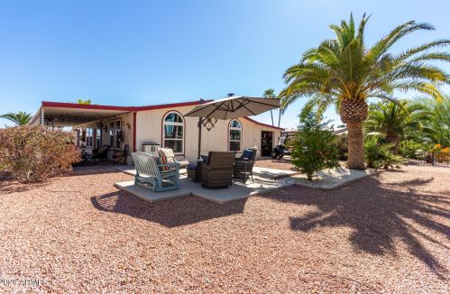 8936 Lakeview Dr, Chandler AZ 85248-6917 exterior