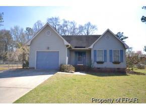 511 Berwick Dr, Raeford, NC 28376-5624