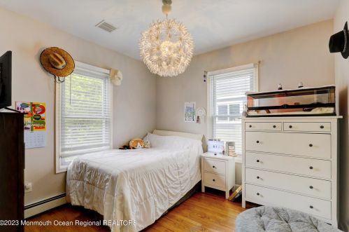 17 Locust Ave, West Long Branch NJ  07764-1547 exterior