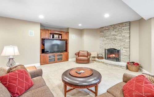 5612 Meadowbrook Ln, Bull Valley IL 60014-3009 exterior