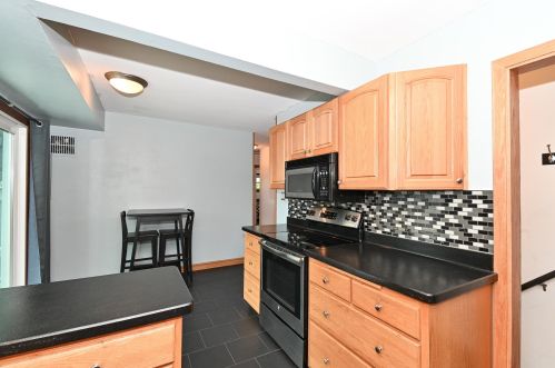 2965 99, Milwaukee WI 53227-3674 exterior