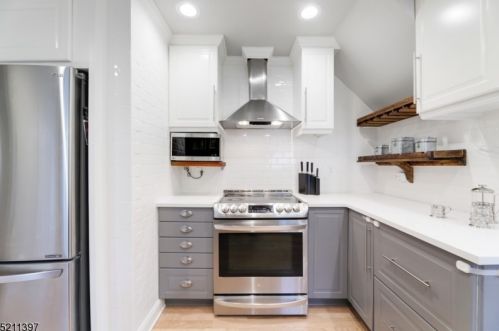 54 Kendal Ave, Maplewood NJ  07040-1143 exterior