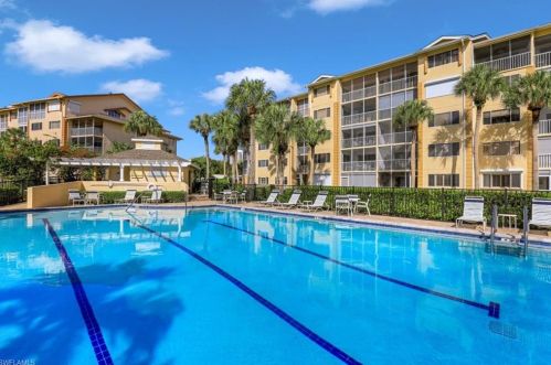 380 Horse Creek Dr, Naples FL 34110-6000 exterior