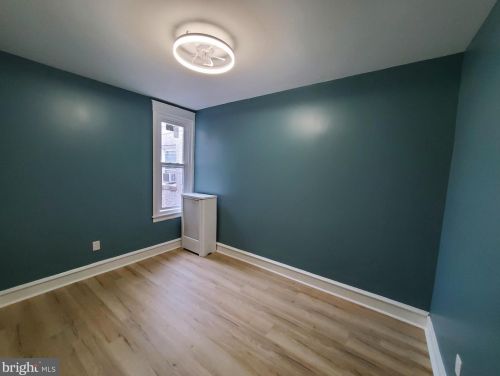 3905 Glendale St, Philadelphia PA 19124-5509 exterior