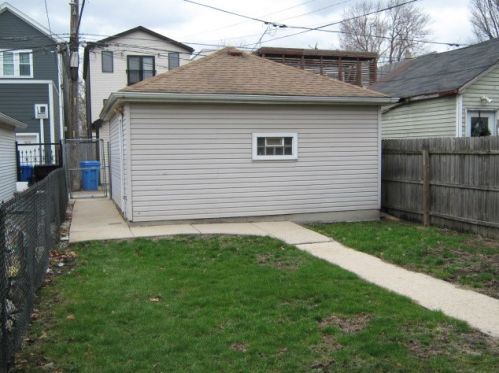 2828 Campbell Ave, Chicago IL 60618-7902 exterior