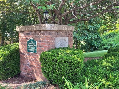 1400 Hartford Tpke, North Haven CT 06473-2166 exterior