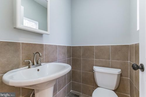 1733 Howard St, Philadelphia PA 19122-2412 exterior