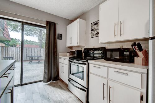 311 Live Oak Ln, Boynton Beach FL 33436-7107 exterior