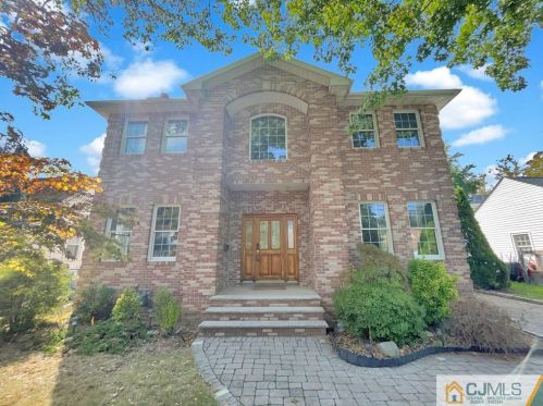 37 Carpenter Pl, Metuchen NJ 08840-2521 exterior