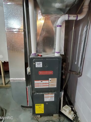 1866 Riv Rd, Meskegon MI 49445-1646 exterior