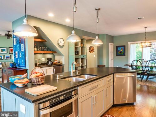 3433 Larkington Dr, Edgewater MD 21037 exterior